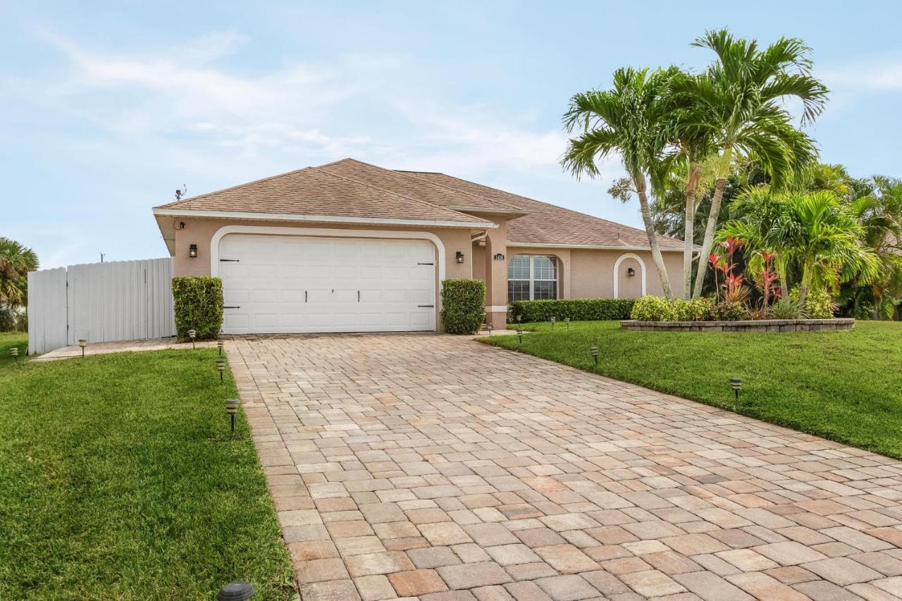 Villa Three Sisters - Roelens Vacations Cape Coral Exterior photo